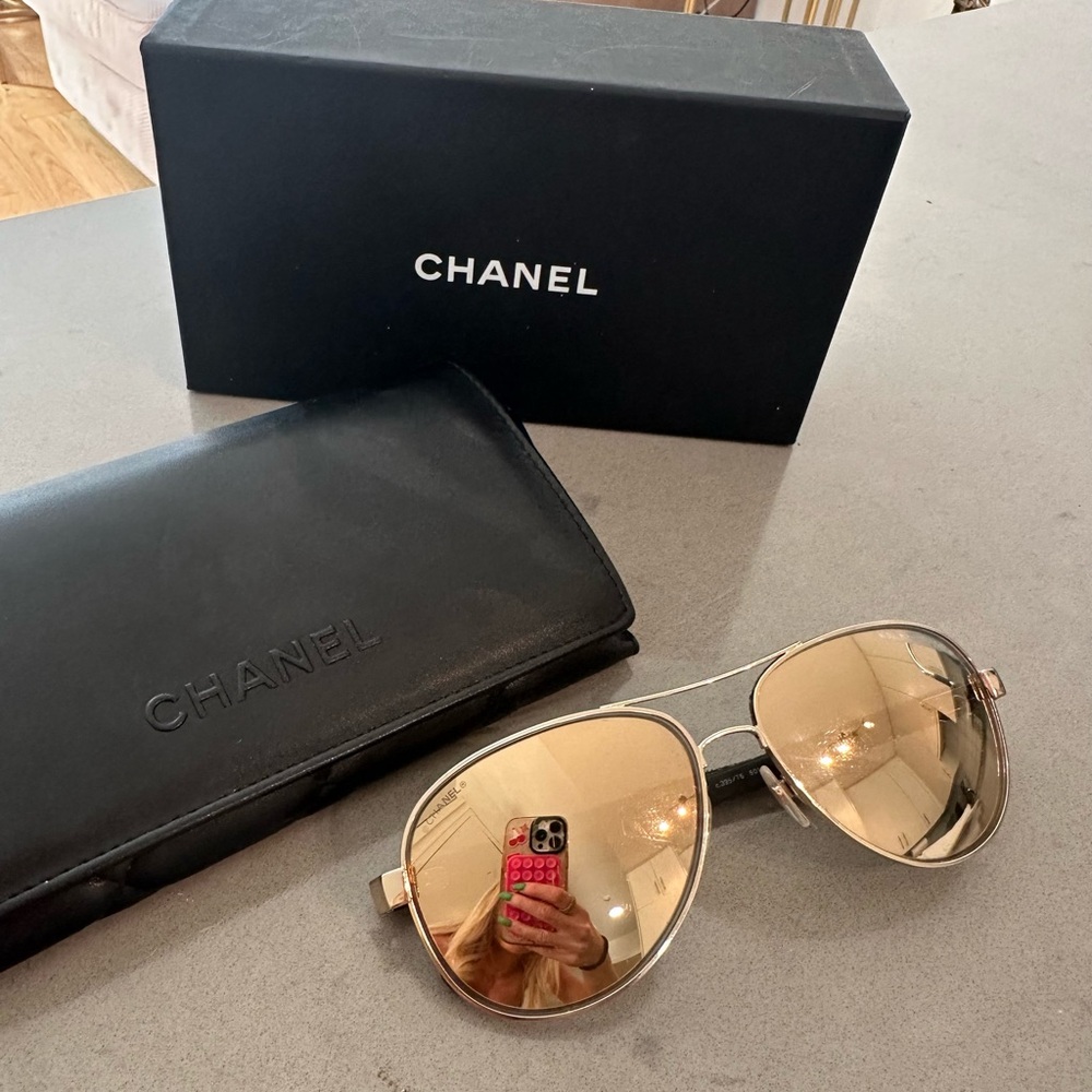 CHANEL WOMENS AVIATOR SUNGLASSES